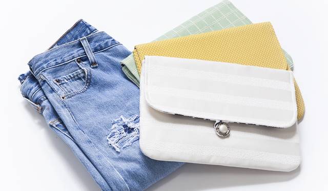 RE/DONE denim ¥57,240, Nene bags ¥9,720 each