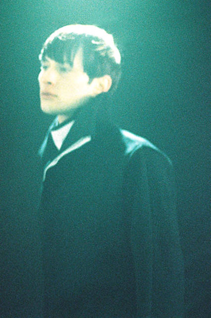 <strong>MN LAST</strong><br /><strong>2015-16 Fall/Winter Collection</strong> Coat ¥63,720, Shirt ¥20,520