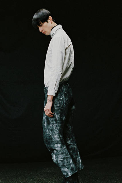<strong>MN LAST</strong><br /><strong>2015-16 Fall/Winter Collection</strong> Shirt ¥20,520, Pants ¥43,200