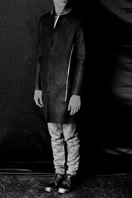 <strong>MN LAST</strong><br /><strong>2015-16 Fall/Winter Collection</strong> Coat ¥73,440, Leather ¥66,960, Pants ¥30,240