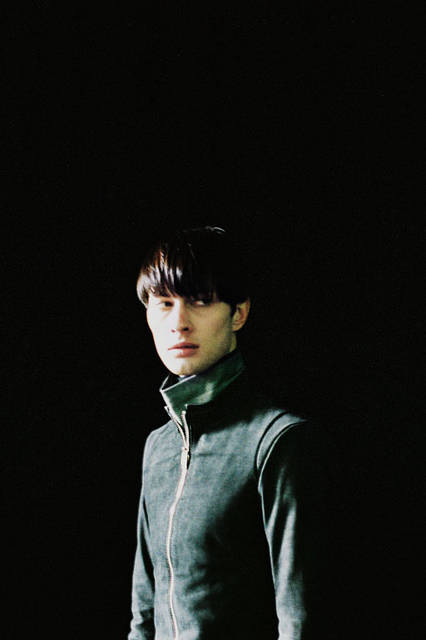 <strong>MN LAST</strong><br /><strong>2015-16 Fall/Winter Collection</strong> Leather Jacket ¥62,640, Shirt ¥25,920