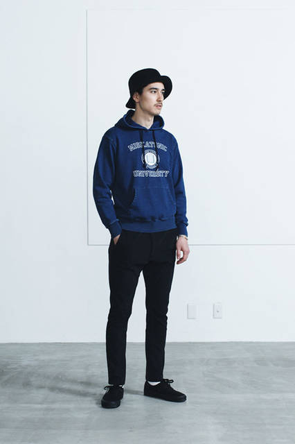 <strong>METAPHORE</strong><br /><strong>2015-16 Fall/Winter Collection</strong> Parka ¥14,040, Hat ¥9,720