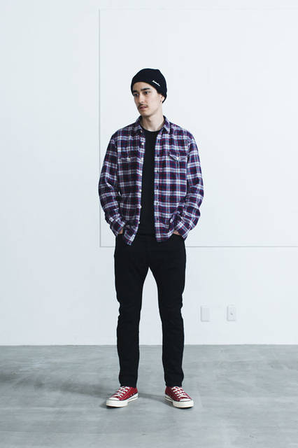<strong>METAPHORE</strong><br /><strong>2015-16 Fall/Winter Collection</strong> Shirt ¥19,440, Knit cap ¥4,860