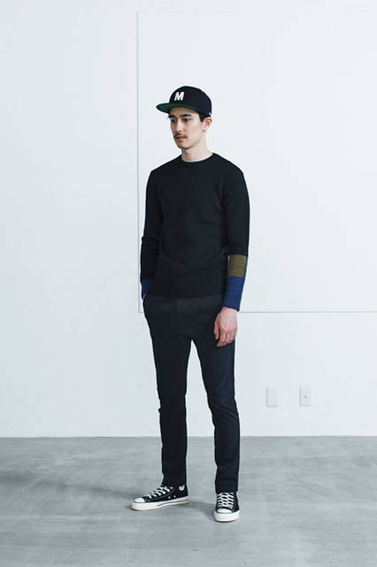 <strong>METAPHORE</strong><br /><strong>2015-16 Fall/Winter Collection</strong> Knit ¥22,680, Cap ¥6,480