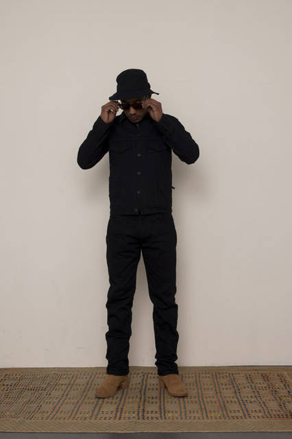 <strong>FUJITO</strong><br /><strong>2015-16 Autumn/Winter Collection</strong> O/D Denim Jacket ¥36,720, “Thea” O/D Denim Pants ¥30,240, O/D Bush Hat ¥10,584, Eye Wear collaborated with “BLANC..” ¥23,760