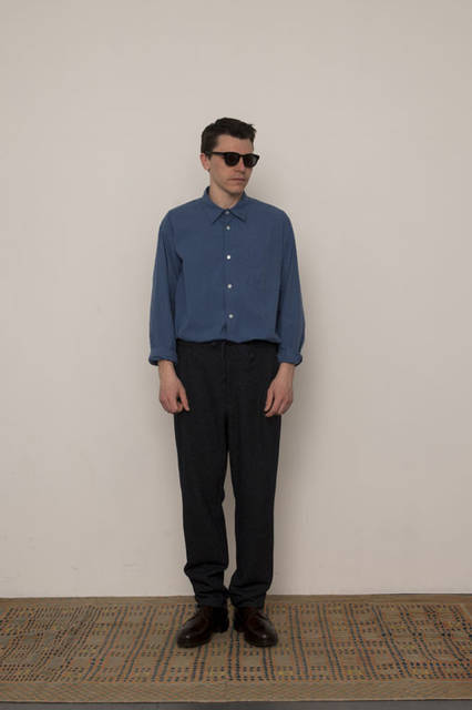 <strong>FUJITO</strong><br /><strong>2015-16 Autumn/Winter Collection</strong> Big Silhouette Shirts ¥21,600, 1 Tuck Easy Pants ¥24,840, Eye Wear collaborated with “BLANC..” ¥23,760