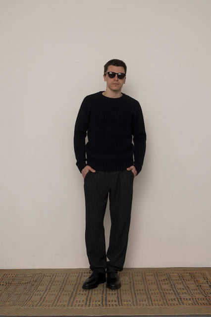 <strong>FUJITO</strong><br /><strong>2015-16 Autumn/Winter Collection</strong> Crew Neck Rib Knit ¥19,440, 1 Tuck Easy Pants ¥24,840, Eye Wear collaborated with “BLANC..” ¥23,760