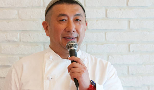 Paradise Yamamoto is a mambo musician and owner of the members-only high-class gentleman's gyoza restaurant "Man-Gyo-En"