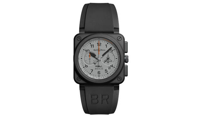 <strong>BR03-94 ラファール</strong><br />ケース｜ブラックセラミック<br />サイズ｜縦横42mm<br />ムーブメント｜自動巻き<br />機能｜クロノグラフ（30分積算計、タキメータースケール）、日付表示<br />ストラップ｜ブラックラバー（ブラックキャンバスベルト付属）<br />防水｜100ｍ<br />限定数｜500本<br />発売時期｜2015年9月予定<br />予価｜79万9200円<br />