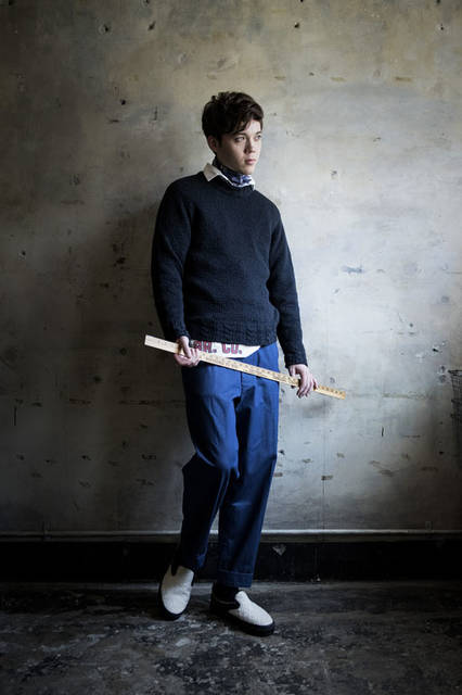 <strong>SLOWGUN｜スロウガン</strong><br /><strong>2015-16年 秋冬コレクション</strong>　Knit 2万9160円、Shirts 2万5920円、Pants 2万3760円、Shoes 2万9700円