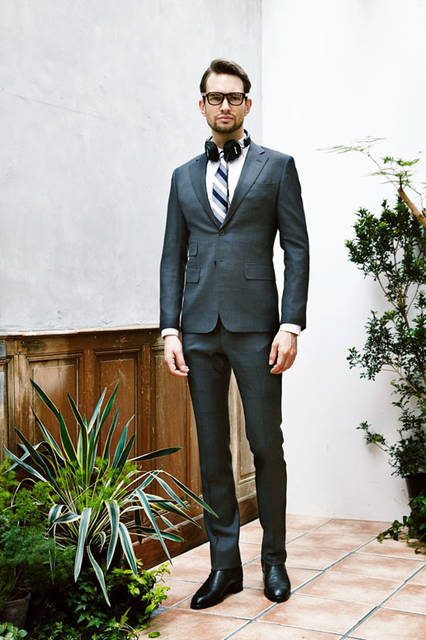 <strong>junhashimoto</strong><br /><strong>2015-16 Autumn/Winter Collection</strong> Jacket ¥86,400, Pants ¥35,640