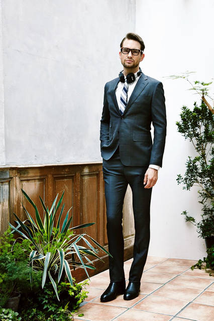 <strong>junhashimoto</strong><br /><strong>2015-16 Autumn/Winter Collection</strong> Jacket ¥86,400, Pants ¥35,640