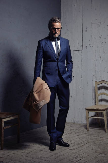 <strong>junhashimoto</strong><br /><strong>2015-16 Autumn/Winter Collection</strong> Jacket ¥86,400, Pants ¥35,640