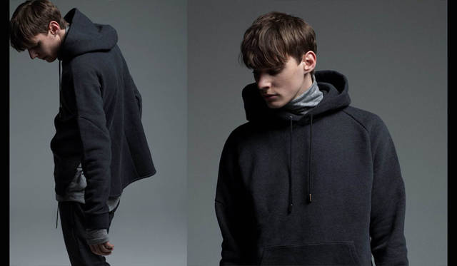 <strong>REVISED</strong><br /><strong>2015-16 Fall/Winter Collection</strong> Hoodie ¥38,880, Turtleneck ¥23,760