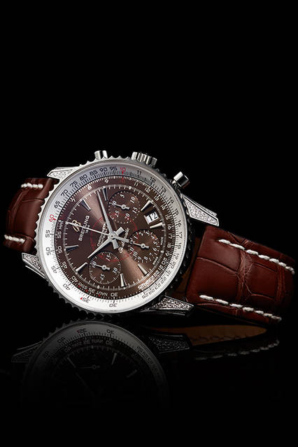 <strong>MONTBRILLANT 01 LIMITED TAKASHIMAYA SPECIAL EDITION</strong><br />Case | 18K Red Gold<br />Diameter | 40mm<br />Movement | Self-winding (Cal.01)<br />Functions | Chronograph (12-hour totalizer, 30-minute totalizer), date display, rotating slide rule operated by bidirectional bezel<br />Strap | Crocodile strap<br />Water resistance | 3 bar<br />Limited edition | 12 pieces<br />Price | ¥3,218,400