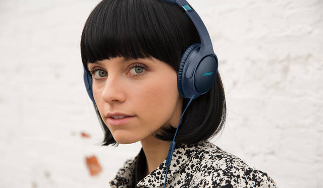 <strong>BOSE | BOSE</strong><br />"Bose® SoundTrue around-ear headphones II" Smartphone compatible model / Apple product compatible model, both ¥22,140