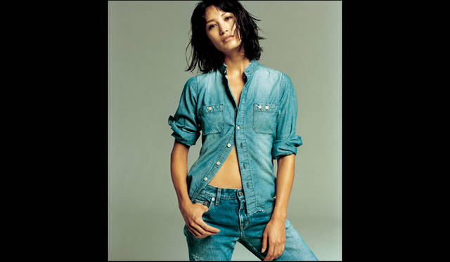<strong>CONVERSE TOKYO</strong><br />2015-16 Fall/Winter Collection Eimi Kuroda