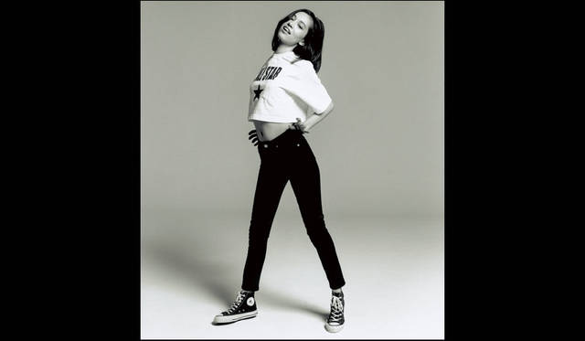 <strong>CONVERSE TOKYO</strong><br />2015-16 Fall/Winter Collection Kiko Mizuhara