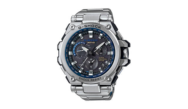 <strong>G-SHOCK MT-G</strong><br />ケース｜ステンレススチール＆樹脂<br />直径｜58.8mm<br />厚さ｜16.9mm<br />ムーブメント｜クォーツ<br />機能｜トリプルＧレジスト（耐衝撃構造・耐遠心重力性能・耐振動構造）、タフソーラー（ソーラー充電システム／パワーセービング付き）、GPS受信、マルチバンド6（世界6局＝日本2局・中国・アメリカ・イギリス・ドイツに対応した標準電波受信）、ワールドタイム（世界27都市／40タイムゾーン＋UTC、サマータイム自動設定、ホームタイムの都市入れ替え）、ストップウォッチ、タイマー、時刻アラーム、日付・曜日表示、フルオートカレンダー、LEDライト（スーパーイルミネーター／残照付き）、針位置自動補正、機内モード<br />ブレスレット｜ステンレススチール＆樹脂<br />防水｜20気圧<br />発売日｜9月18日<br />価格｜16万円（税抜）<br />
