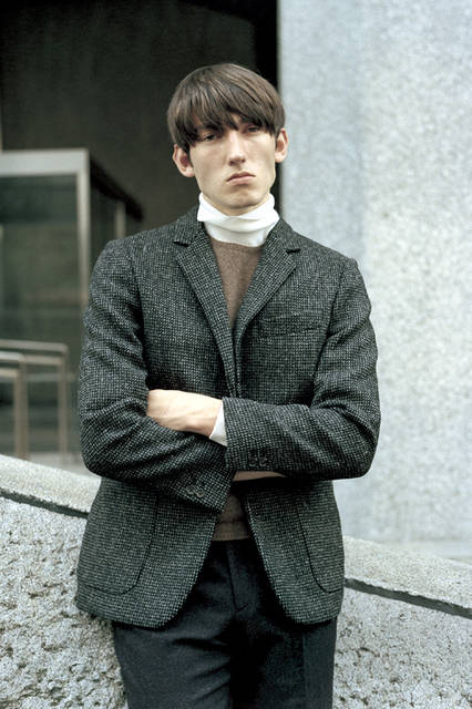 Jacket ¥77,760, knit ¥25,920, trousers ¥35,640 (all Margaret Howell), vest ¥24,840 (MHL.).
