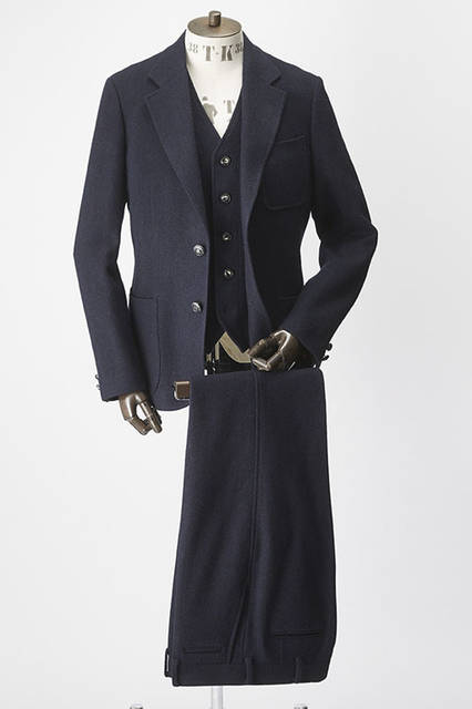 <strong>TAKEO KIKUCHI</strong><br />"The Stylist Japan × TAKEO KIKUCHI" Three-piece Suit: Jacket ¥72,360, Vest ¥36,720, Pants ¥31,320