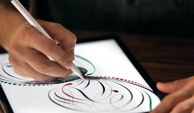 Supports operation with the separately sold Apple Pencil. It allows you to use the iPad like a canvas or notebook, with the precise drawing quality previously only achievable with a pen tablet.
