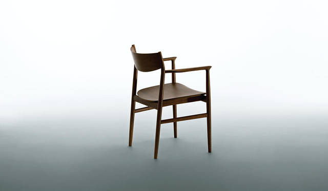 KAMUY Dining Armchair (Wood Seat)