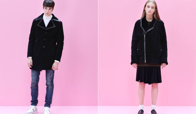 <Left photo> A combination of a ranch jacket made of neatly trimmed shearling and jeans with multiple panels from the knee to the thigh. The contrast between the season's popular oversized tops and skinny bottoms is fresh. "The oversized silhouette makes it look like a half-coat, which is interesting. I combined different white materials and created an accent at the neckline," says Mr. Maruyama. <br>Shearling coat ¥337,000, sweatshirt ¥35,640, shirt ¥43,200, jeans ¥72,360, sneakers ¥72,360, turtleneck (stylist's own) (all DIESEL BLACK GOLD) <br><Right photo> The shearling jacket is designed in this season's popular oversized silhouette. Although originally a jacket length, it has the appearance of a half-coat. The double-breasted front with a shawl collar that opens and closes with a zip is also unique. The sleeve attachment is like a modified raglan, with rounded shoulders. "Exposing too much skin can be too sexy, so I deliberately added men's knitwear," says Mr. Maruyama. <br>Shearling jacket ¥313,200, dress ¥102,600, knit ¥63,720, sneakers ¥59,400, socks (stylist's own) (all DIESEL BLACK GOLD)
