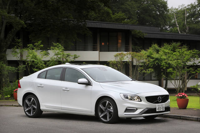Volvo V40 D4