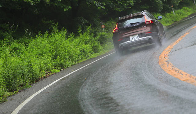 Volvo V40 D4