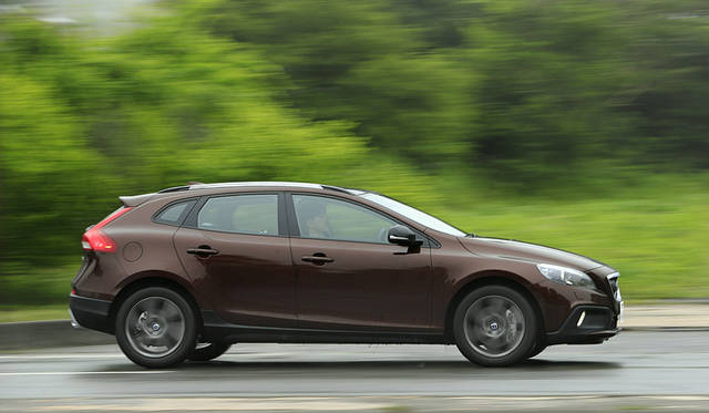Volvo V40 D4