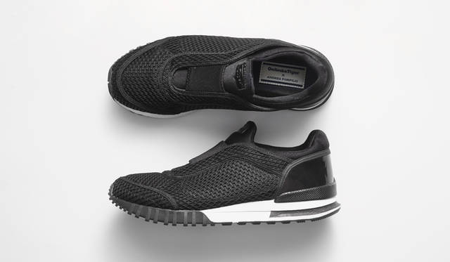 定番モデルの『COLORADO EIGHTY-FIVE』から派生したモデル。前足部のソールの巻上げやラギットな意匠は継承しつつ、アッパーをミニマルに表現しベロとアッパーが一体化されたモノソックを採用。異なるエアメッシュの組み合わせによってカラーに変化をつけている。1万3000円（税抜）