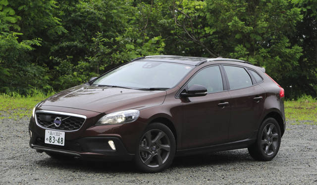 Volvo V40 D4