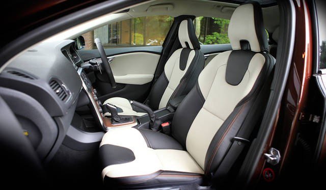 Volvo V40 D4