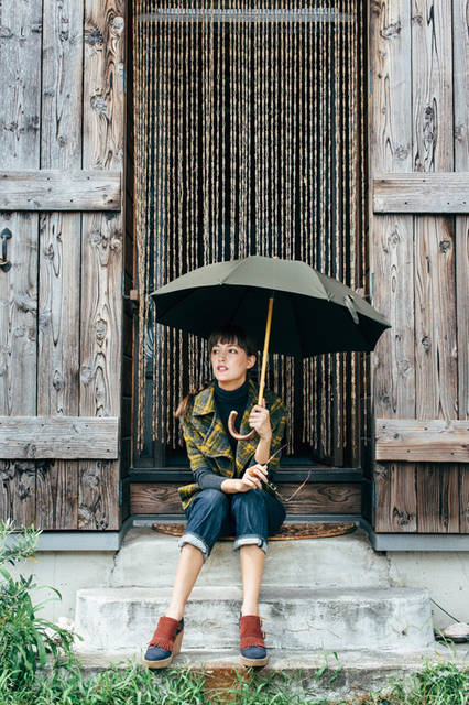 "Bon Bon Store Umbrellas 2015" | The new color "Olive" is refreshed with a half-jacket featuring mustard yellow.
