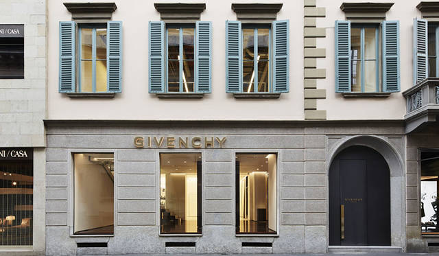 <strong>GIVENCHY｜ジバンシィ</strong><br />フラッグシップ「GIVENCHY SANT' ANDREA」