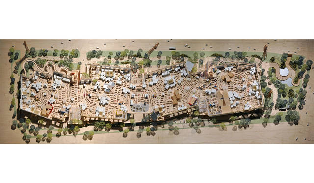 Special Exhibition "Architect Frank Gehry: I Have an Idea" | "Development of Ideas" - Model for Facebook Headquarters (Menlo Park, USA, 2015). Image Courtesy of Gehry Partners, LLP