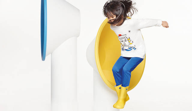 <strong>PETIT BATEAU</strong><br />Limited Collection with JC DE CASTELBAJAC PARIS