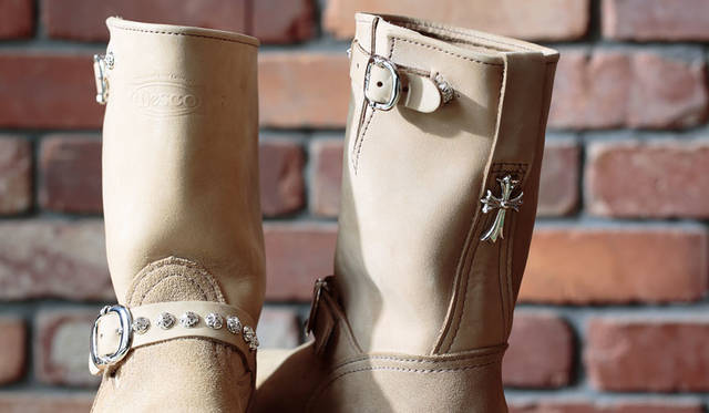 <strong>CHROME HEARTS</strong><br />"CHROME HEARTS x WESCO BOOTS Custom Order Show" Reference order price for boots: ¥594,000 (example shown)