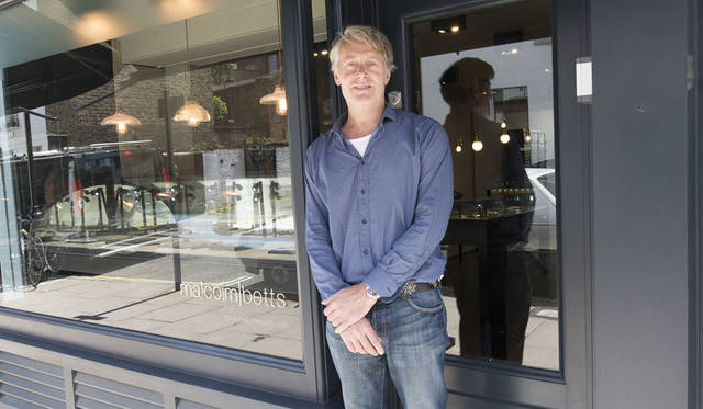 <strong>BARNEYS NEW YORK</strong><br />"Personal Appearance at Barneys New York: MALCOLM BETTS" Designer Malcolm Betts