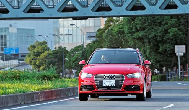 0-100km/h acceleration in 7.6 seconds, 0-60km/h in 4.9 seconds on electric power alone