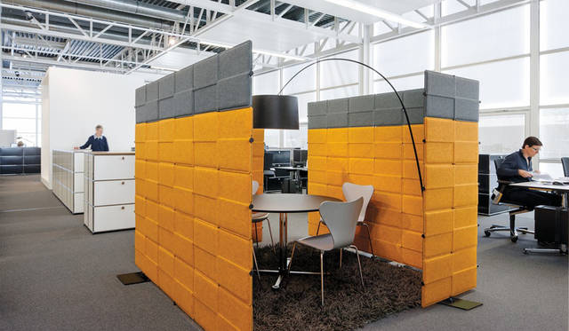 Colors: Light Grey, Anthracite, Basalt Grey, Green Grey, Blue, Green, Yellow. Types: Freestanding, Desktop (2 types). Sizes: 250x350mm, 750x350mm (both compatible with USM Haller).