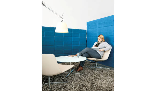 Colors: Light Grey, Anthracite, Basalt Grey, Green Grey, Blue, Green, Yellow. Types: Freestanding, Desktop (2 types). Sizes: 250x350mm, 750x350mm (both compatible with USM Haller).