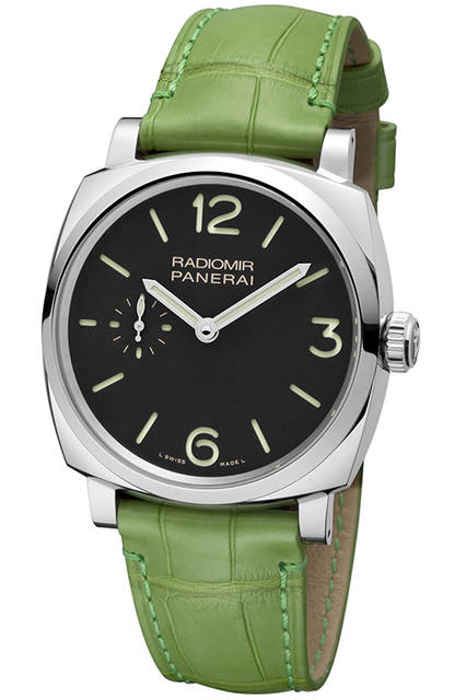 <strong>ラジオミール 1940 スリーデイズ アッチャイオ-42mm</strong><br />ケース｜ステンレススチール<br />直径｜42mm<br />ムーブメント｜手巻き（Cal.P.1000）<br />振動数｜2万8800振動／時<br />パワーリザーブ｜約72時間<br />防水｜5気圧<br />機能｜秒針ゼロリセット機構