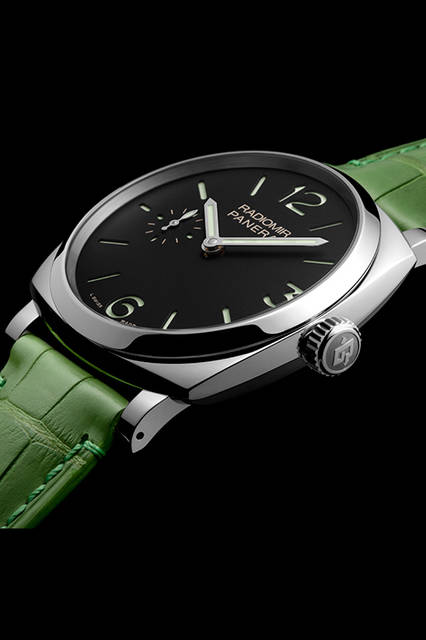 <strong>ラジオミール 1940 スリーデイズ アッチャイオ-42mm</strong><br />ケース｜ステンレススチール<br />直径｜42mm<br />ムーブメント｜手巻き（Cal.P.1000）<br />振動数｜2万8800振動／時<br />パワーリザーブ｜約72時間<br />防水｜5気圧<br />機能｜秒針ゼロリセット機構