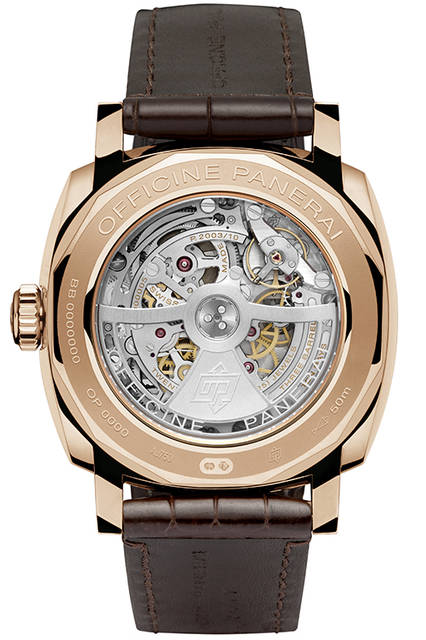 <strong>ラジオミール 1940テンデイズ GMT オートマティック オロロッソ-45mm</strong><br />ケース｜レッドゴールド<br />直径｜45mm<br />ムーブメント｜自動巻き（Cal.P.2003/10）<br />振動数｜2万8800振動／時<br />パワーリザーブ｜約240時間（約10日間）<br />防水｜5気圧<br />機能｜ロングパワーリザーブ、昼夜表示付きGMT機構、秒針ゼロリセット機構<br />発売時期｜2015年冬予定