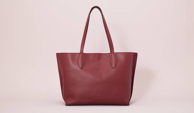 <strong>ODETTE E ODILE</strong><br />Tote bag ¥29,160