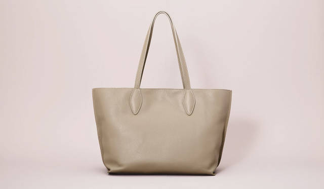 <strong>ODETTE E ODILE</strong><br />Tote bag ¥29,160