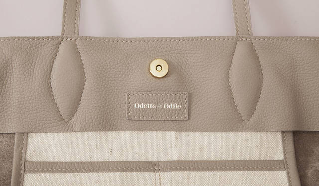<strong>ODETTE E ODILE</strong><br />Tote bag ¥29,160