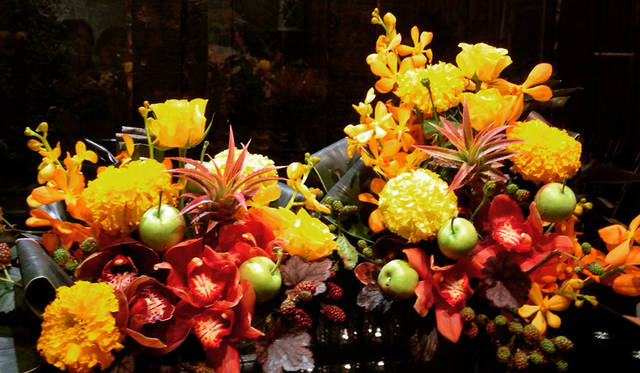 The Latest 'NY Style' for an Elegant Halloween